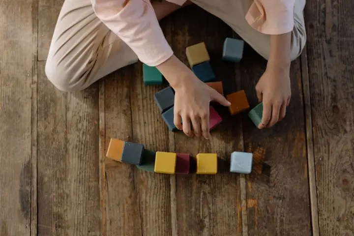 Los mejores juguetes didácticos para niños de 1 año (2026)