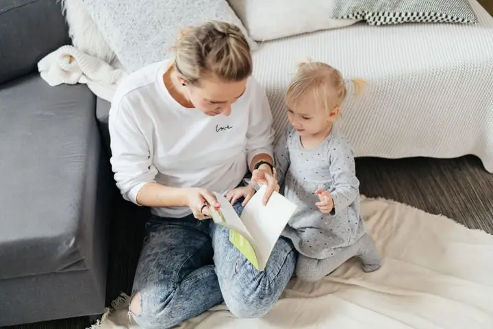 Juguetes y libros que estimulan el lenguaje